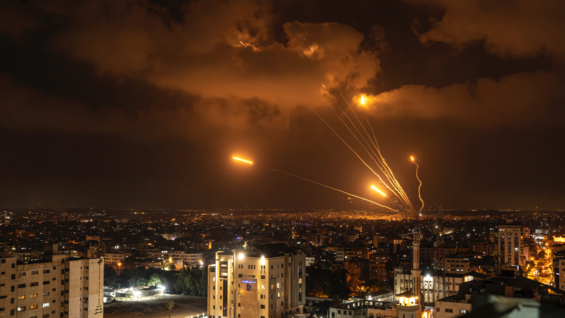 Gaza a odpaľovanie nad mestom