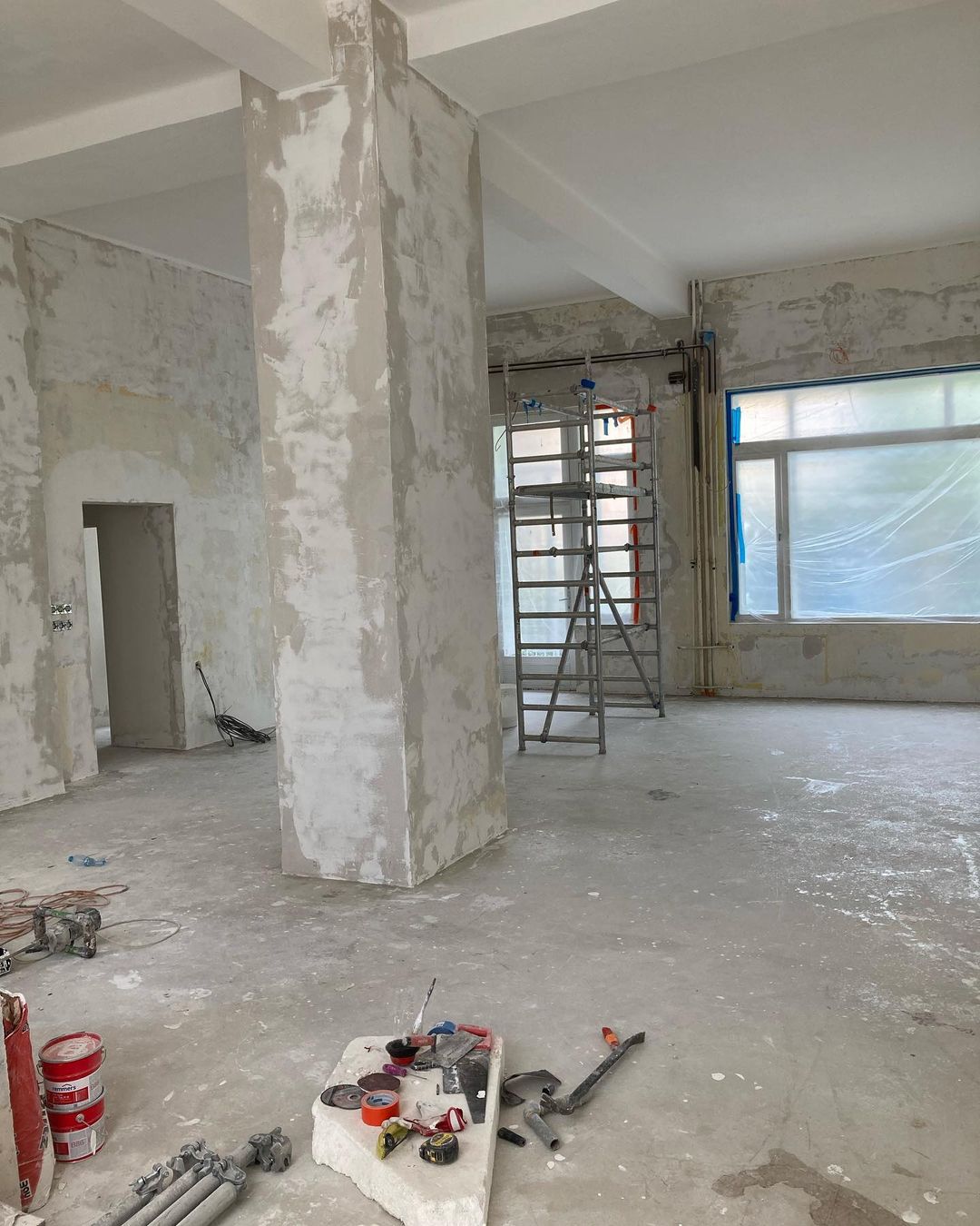 priest pred rekonštrukciou