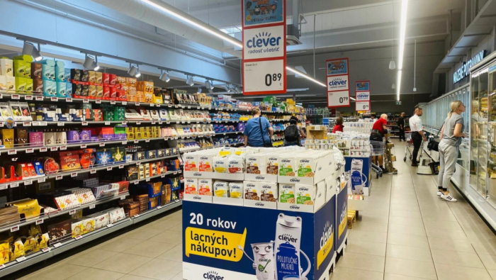 Billa sťahuje z
