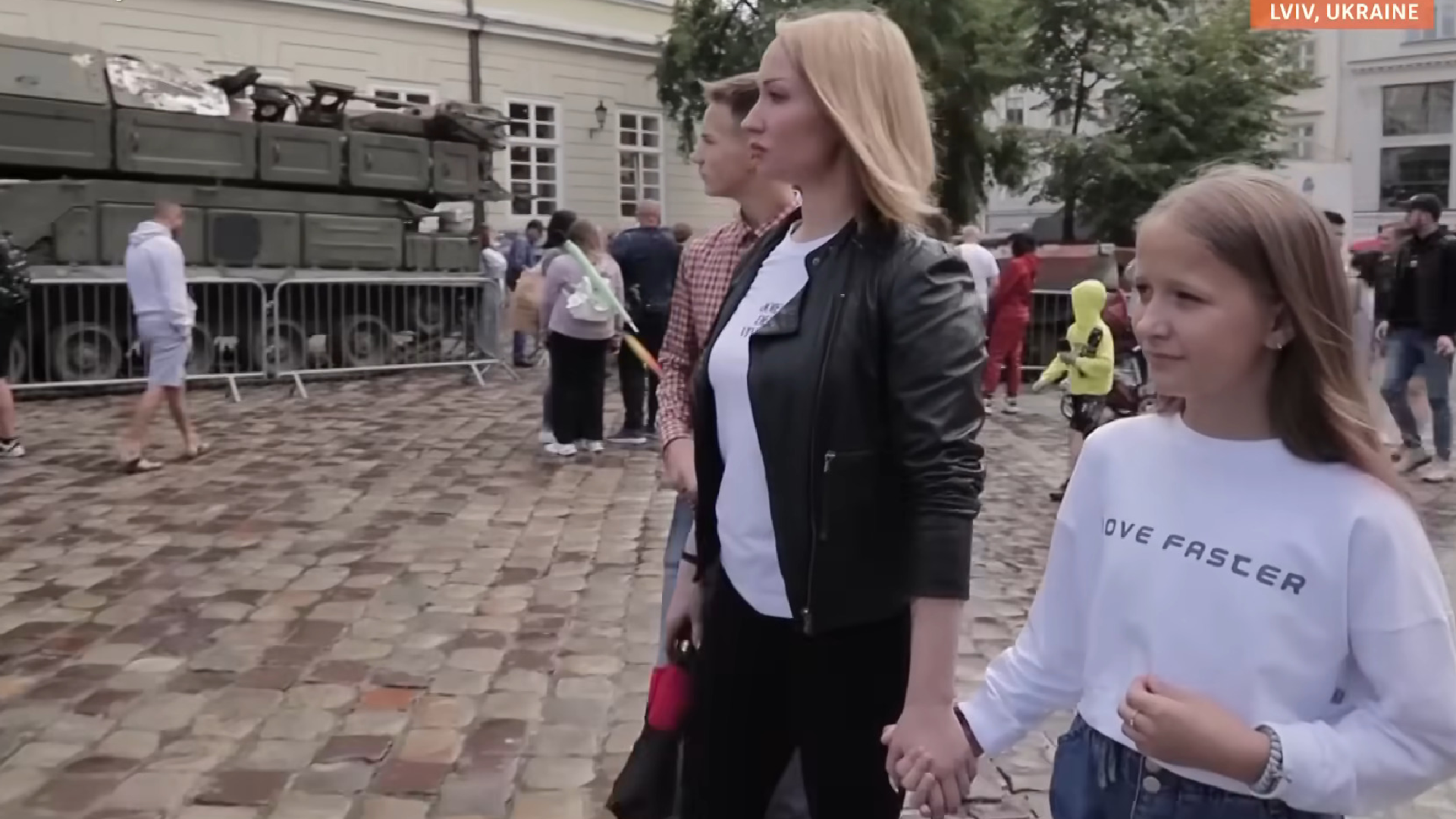 rodina byela vo video rozhovore