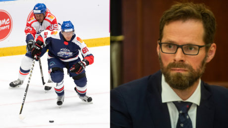 Hokej, Marián Hossa (Slovensko) a v pozadí Pavel Brendl (Česko), Michal Handzuš, ilustračné foto