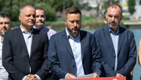 Na snímke je Matúš Vallo, Juraj Droba a Ivan Štefunko