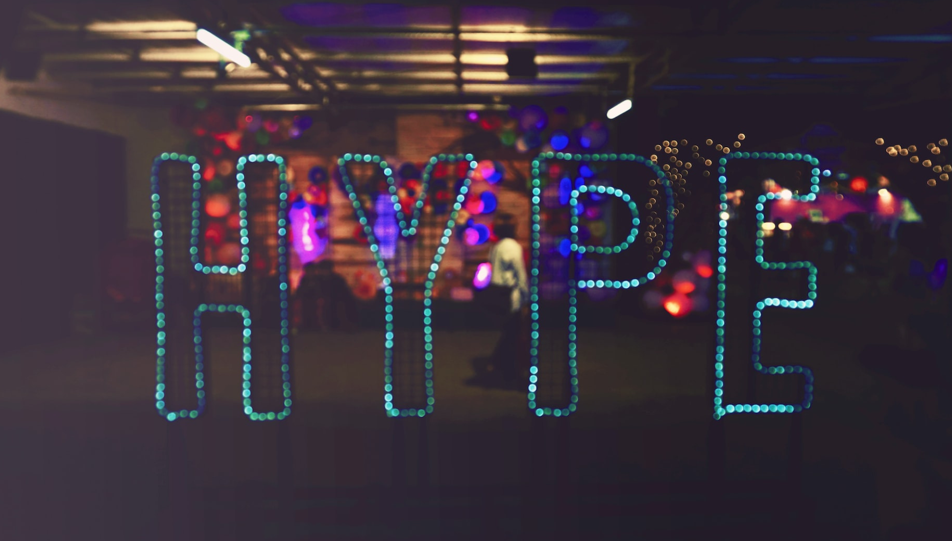 Svietiaci nadpis Hype