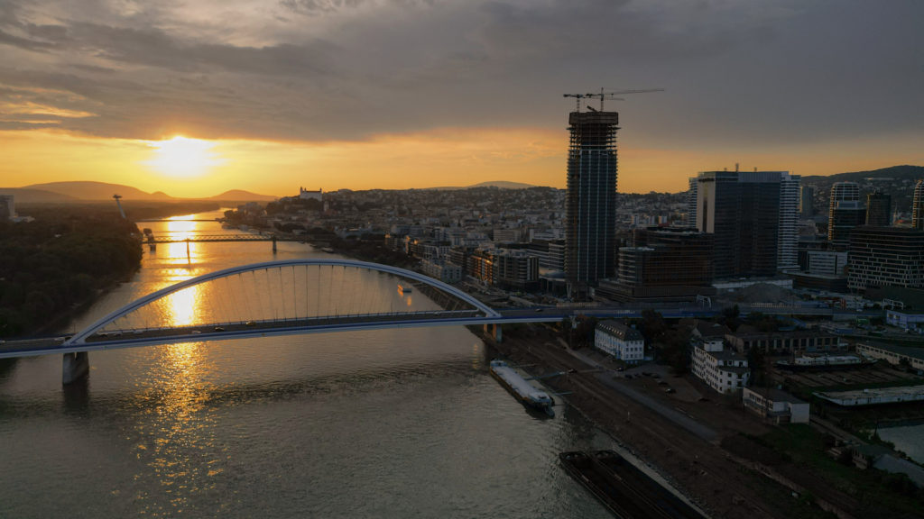 Eurovea Tower najvyššia budova na Slovensku mrakodrap