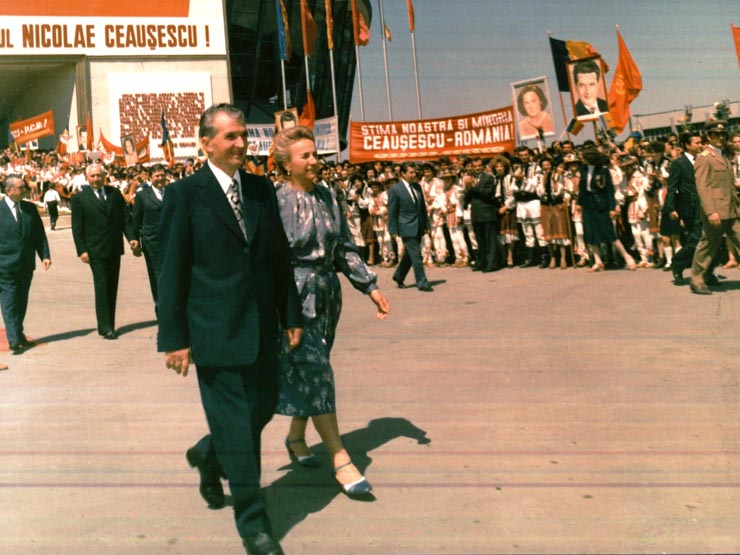 kult osobnosti Ceauşescov v plnej paráde, 1986