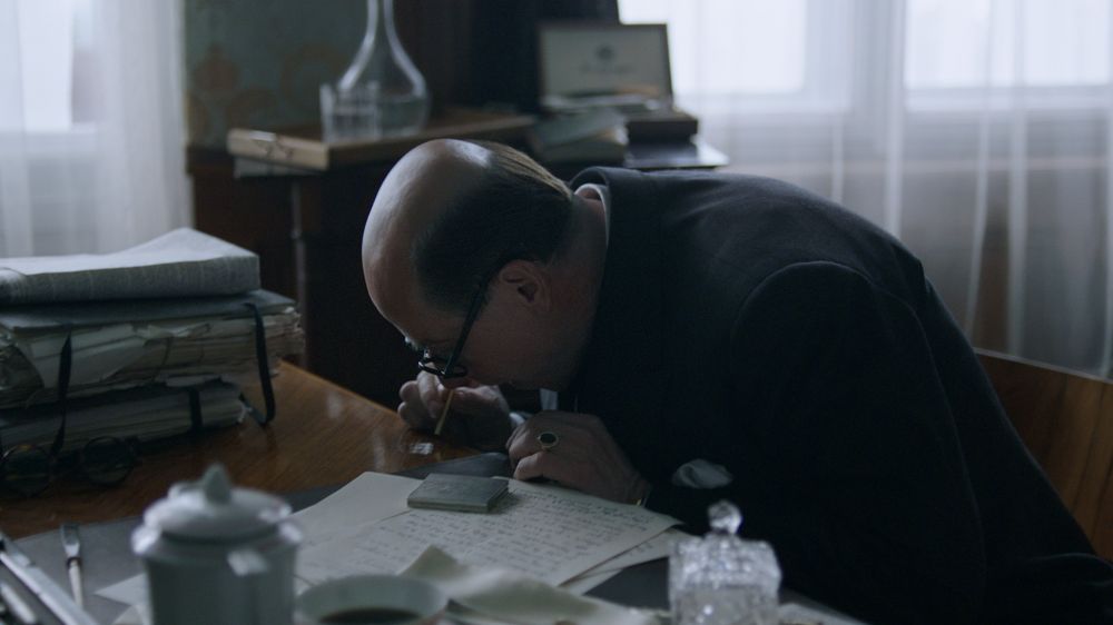 mum šňupajúci kokaín