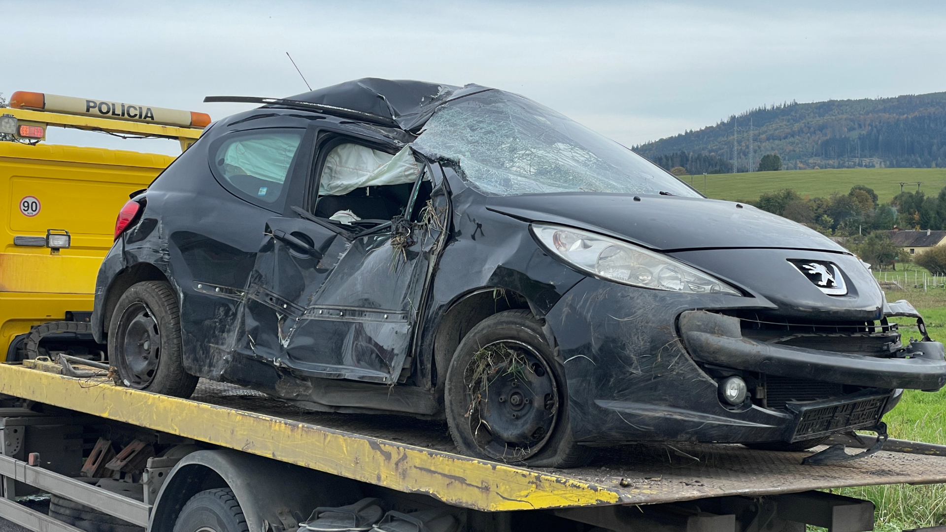 Dopravná nehoda v Čadci, pri ktorej opitý vodič narazil do matky s dvomi deťmi.