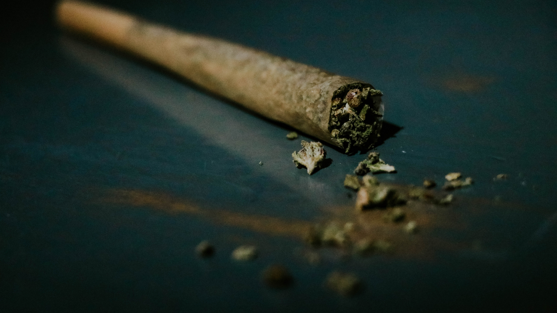 marihuana zrolovaná do papierika, tzv. joint