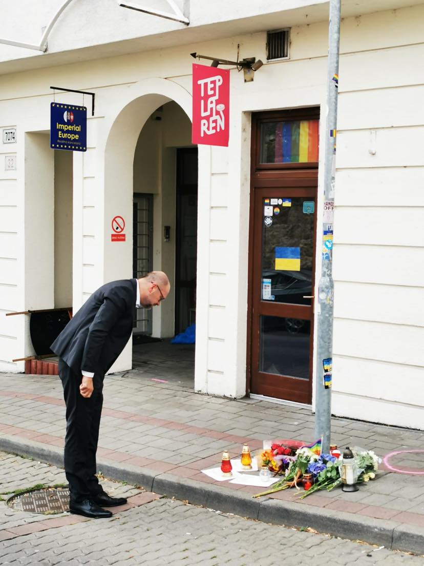 Na snímke je Richard Sulík pred podnikom Tepláreň na Zámockej ulici.