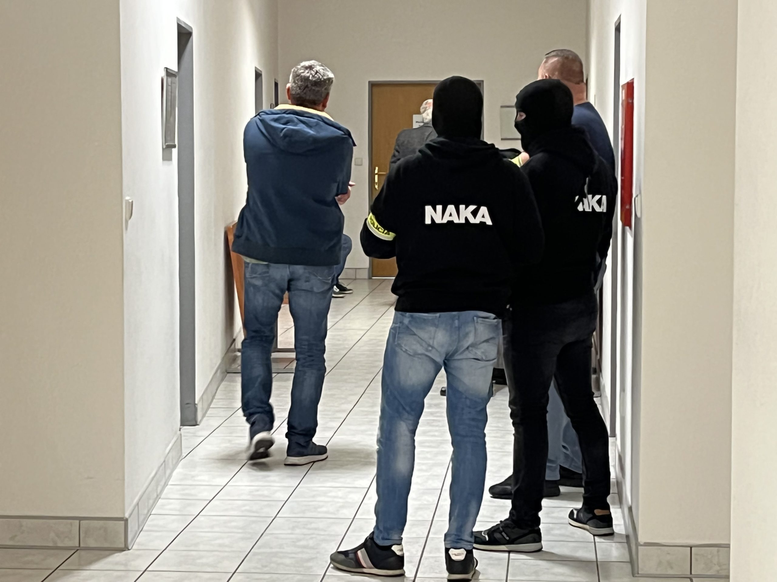 NAKA, Polícia, lúpež