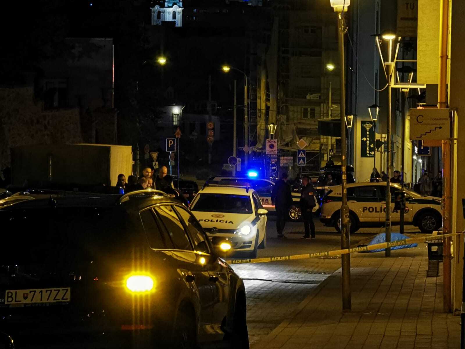 Policajné zložky zasahujú po streľbe v Teplárni v Bratislave