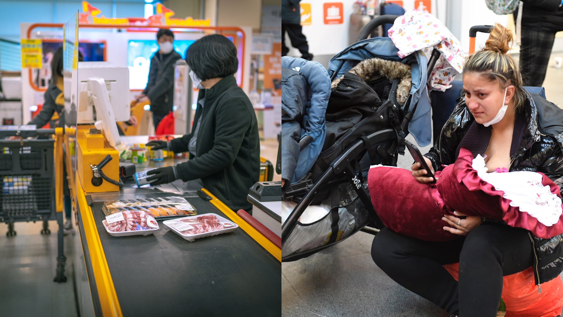 Pokladňa v obchode a utečenka z Ukrajiny drží svoju malú dcéru