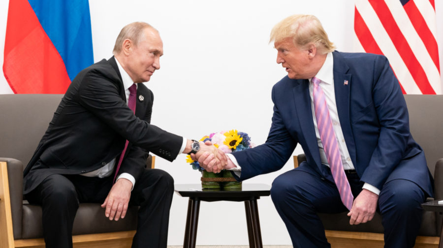 Vladimir Putin a Donald Trump na samite G20 v roku 2019