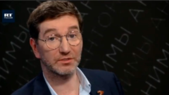 Na obrázku moderátor