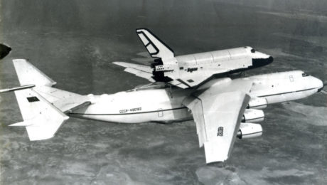 Antonov AN 225 s raketoplánom Buran