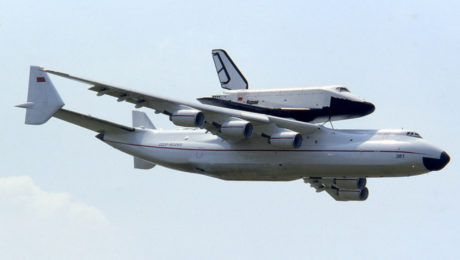 Antonov AN 225 s raketoplánom Buran