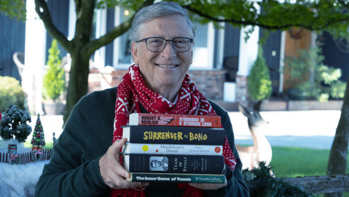 Sci-fi román, monografia či politické dielo. Bill Gates odhalil jeho 5 najobľúbenejších kníh