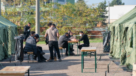 Na Slovensko momentálne prichádza viac migrantov z Čiech než z Maďarska.