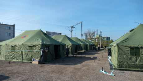 Stanové mestečko pre utečencov v Kútoch.