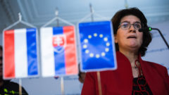 Holandská veľvyslankyňa na Slovensku Gabriella Sancisiová počas tlačovej konferencie Ministerstva kultúry SR k ochrane novinárov v Bratislave