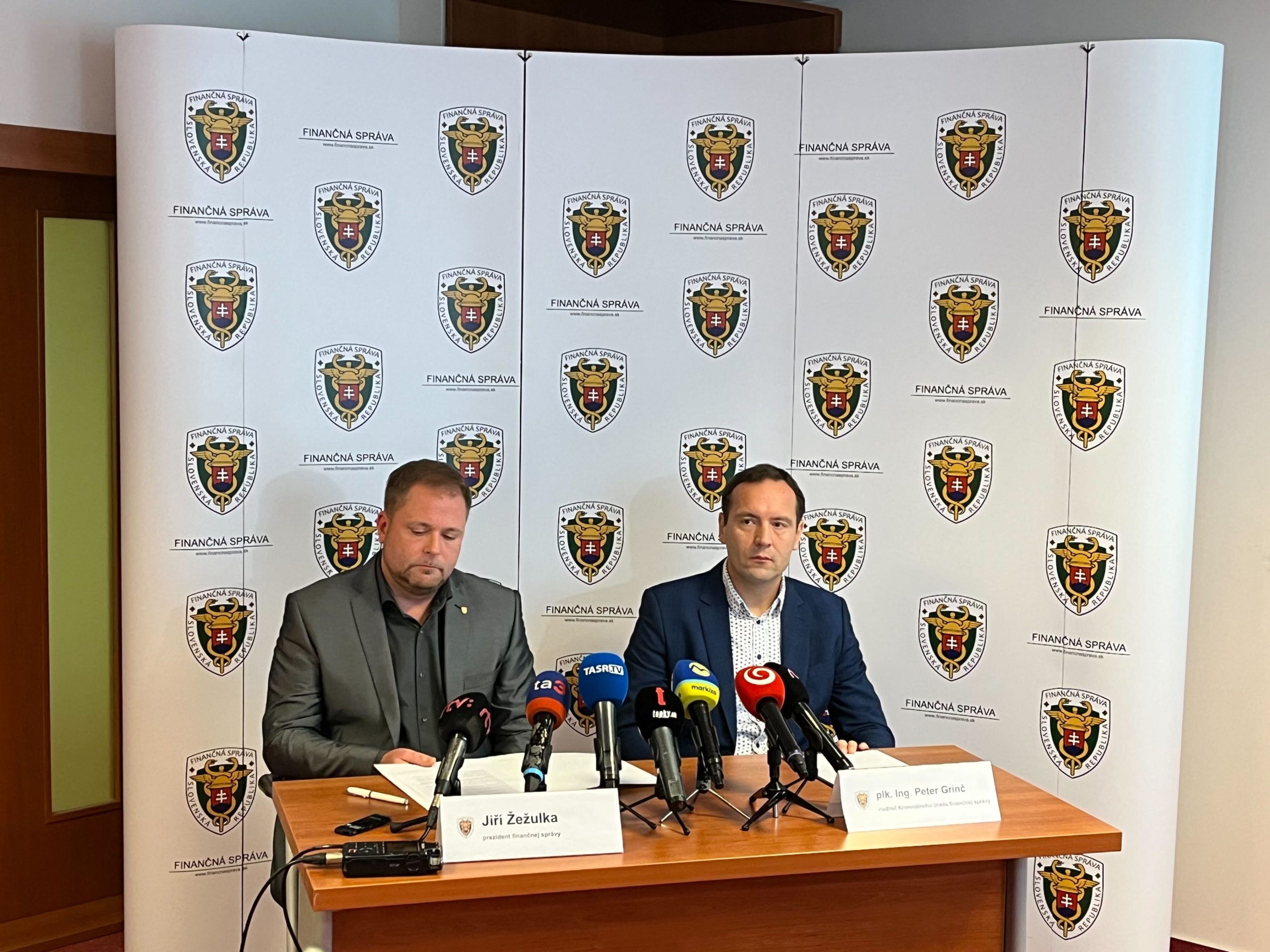 Jiří Žežulka, Peter Grinč, Plavec