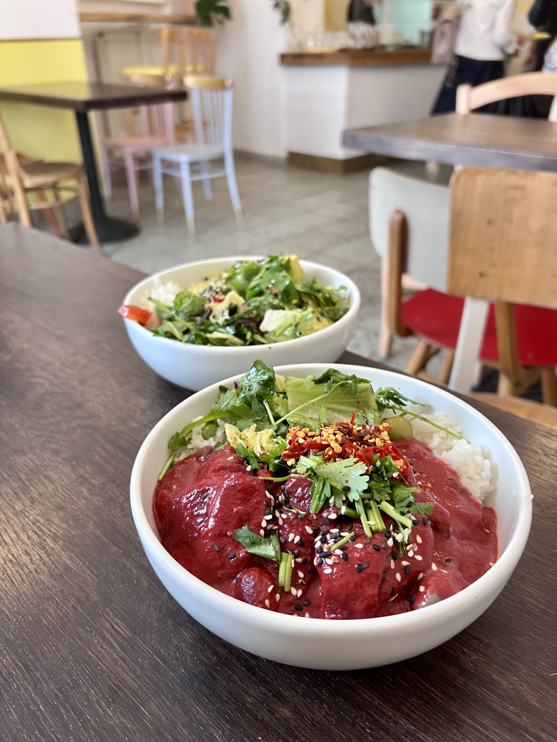 Prevádzka Svadby a kari sa rozhodla ísť inou cestou, ako klasické obedárne, aj keď „obedárňou“ je.