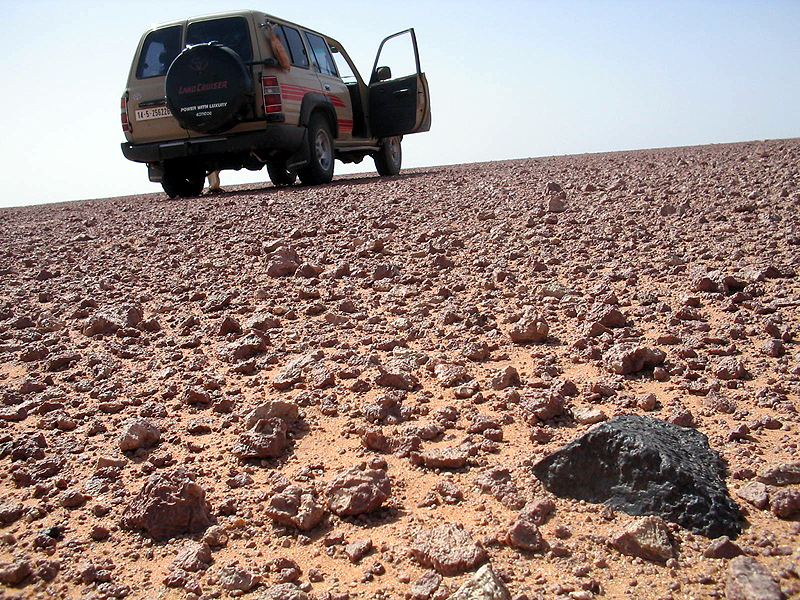 HaH_336_meteorite_in_situ