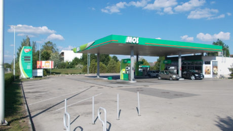 Gigant MOL už nevedel, ako ďalej. Ospevovaný cenový strop na pohonné hmoty sa v Maďarsku zrútil