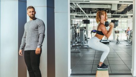 Žena vo fitness centre