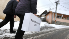 Urna s referendovými podpismi