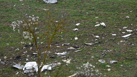 Trosky lietadla na mieste nehody