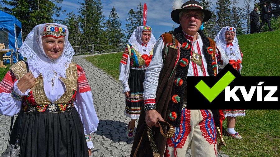 Na snímke ľudia v krojoch počas Goralských folkórnych slávností v Bachledovej doline - Ždiari