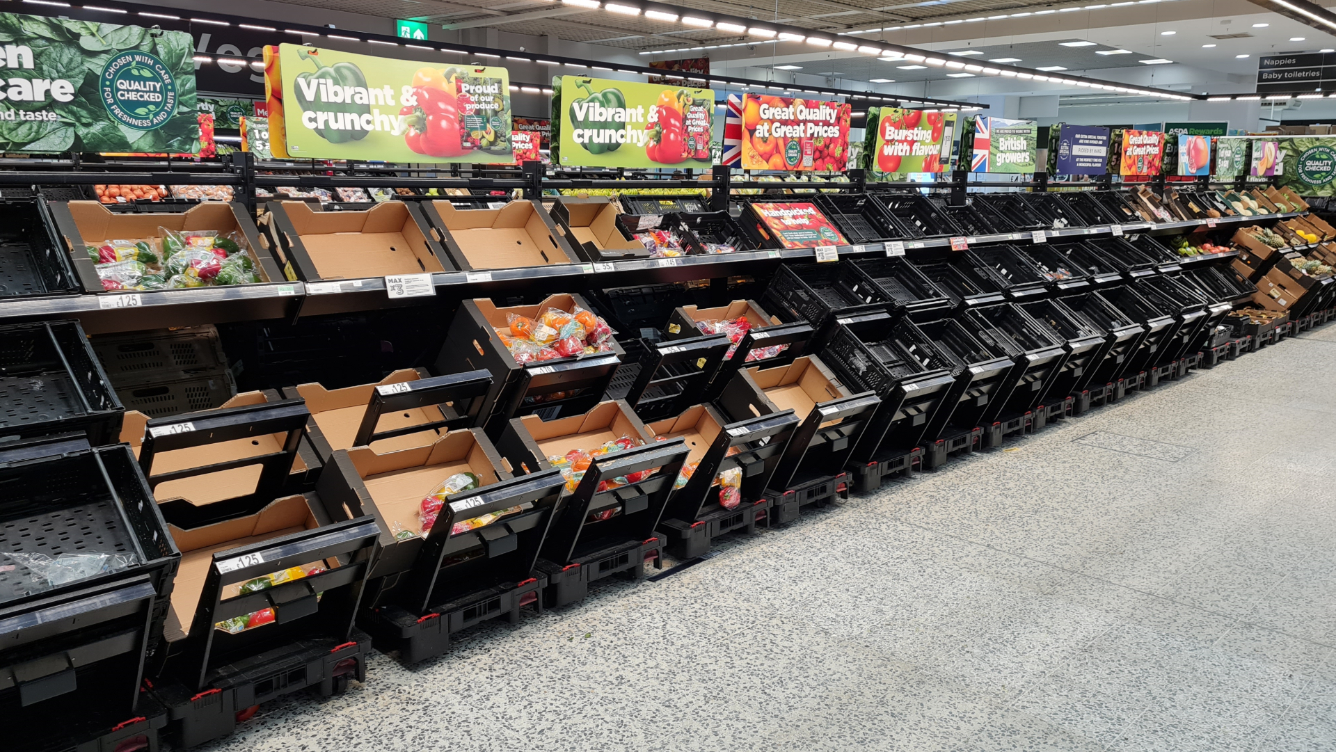 prázdne regály vo Veľkej Británii