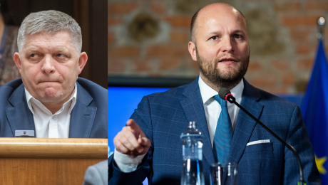 Robert Fico a Jaroslav Naď gestikulujú
