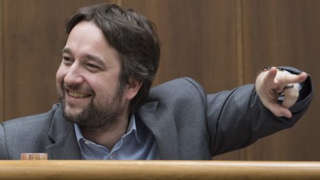 Ľuboš Blaha gestikuluje