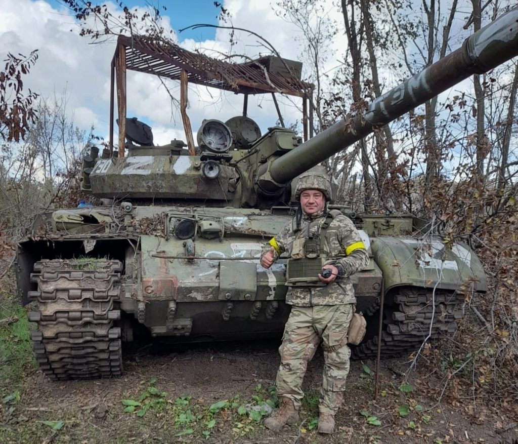 Ruský tank T-62, ktorý sa podarilo zajať Ukrajincom.