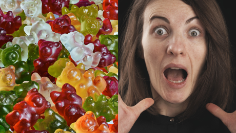 Gumoví mackovia a prekvapená žena