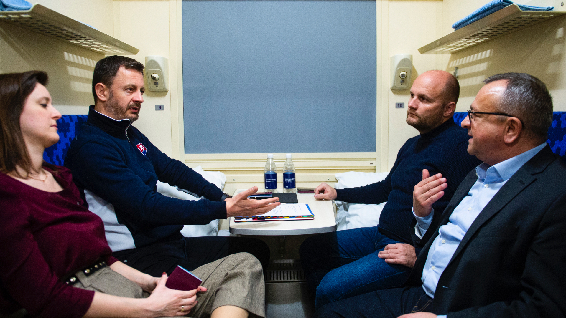 Cesta na Ukrajinu Eduarda Hegera a Jaroslava Naďa