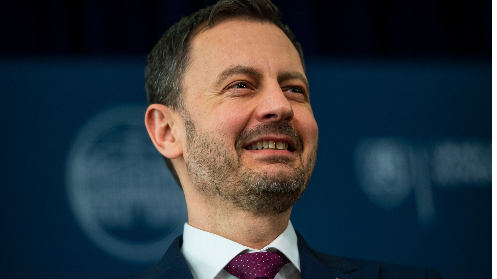 Eduard Heger sa smeje