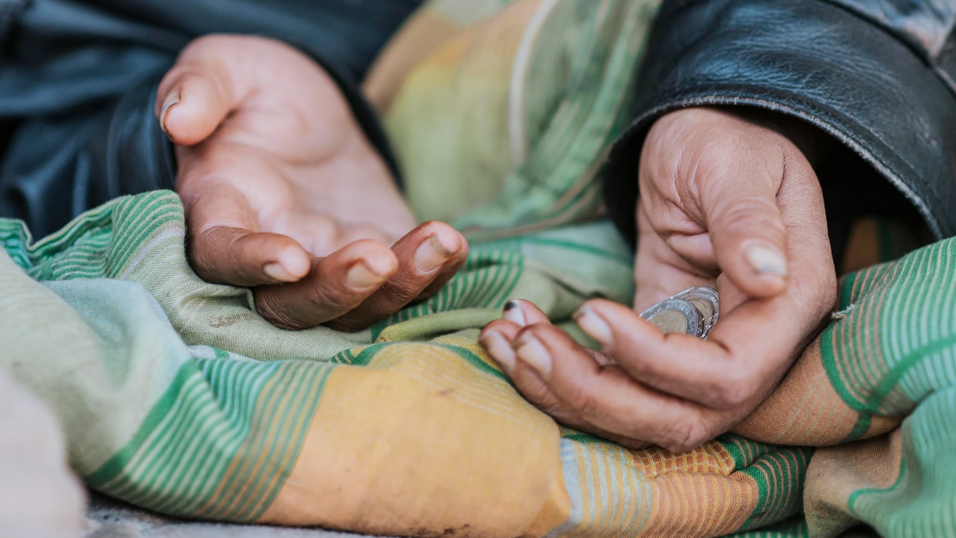 chudobný človek žobre