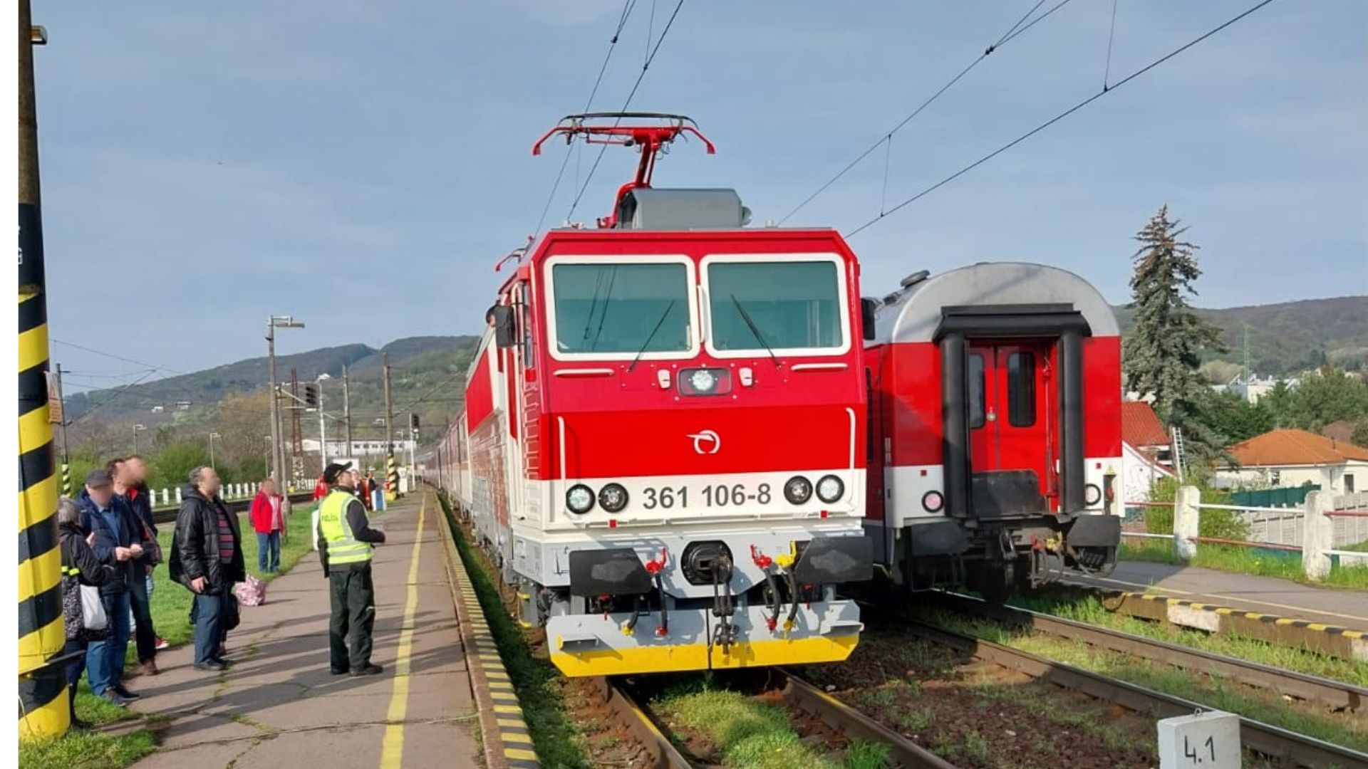 Zrážka vlaku so ženou na železničnej stanici Bratislava-Vinohrady