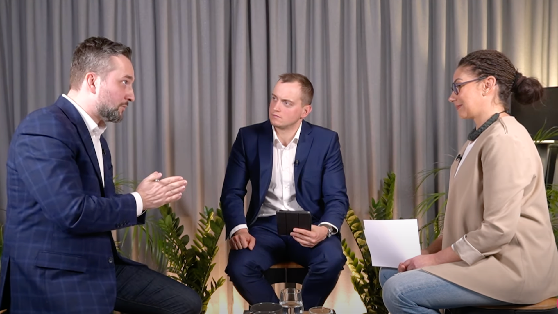 Blaha, Nicholsonová