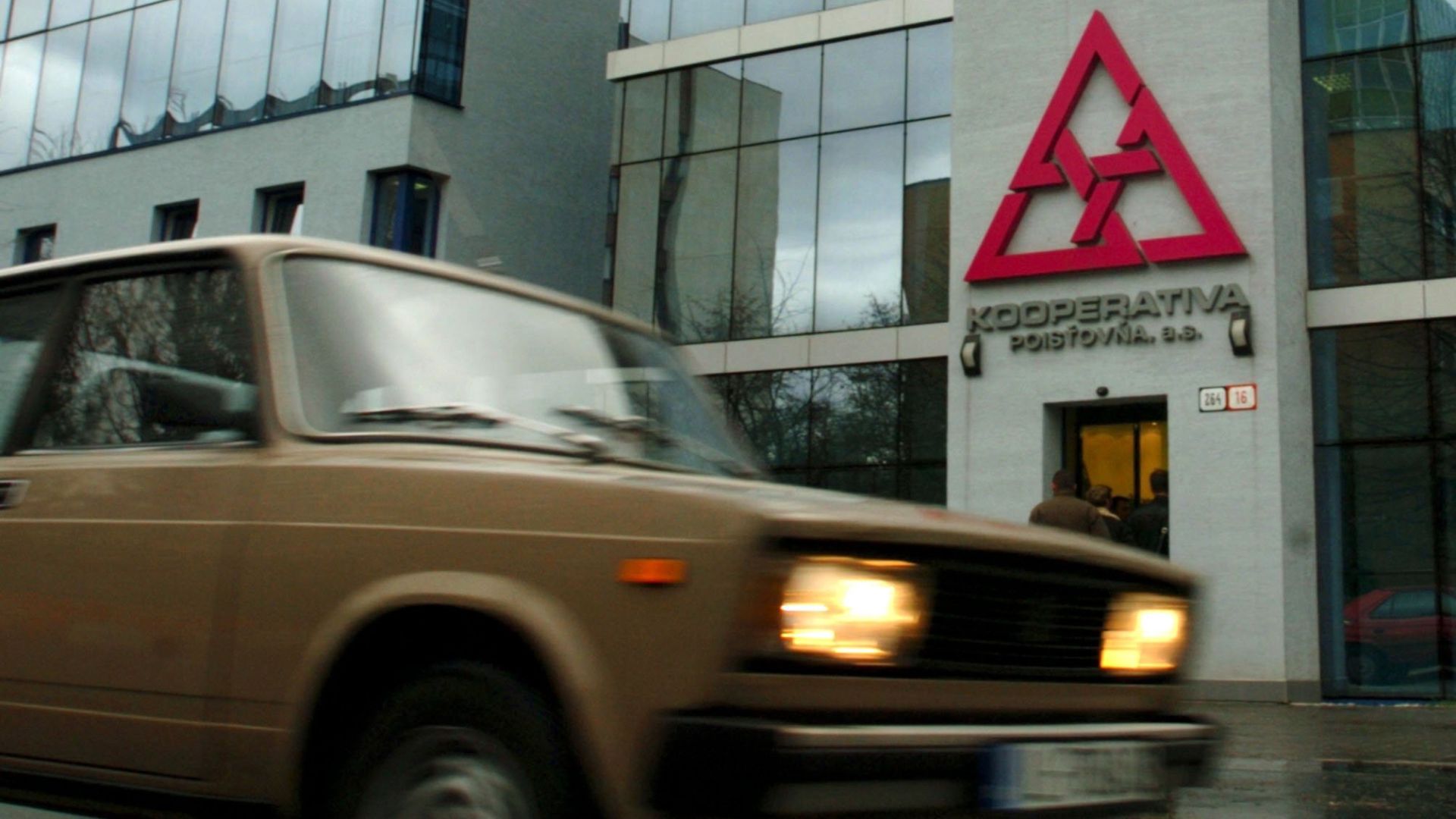 Slováci, auto, povinné zmluvné poistenie