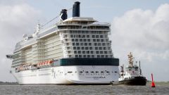 Výletná loď Celebrity Equinox, na ktorej skladovali telo v chladničke na nápoje