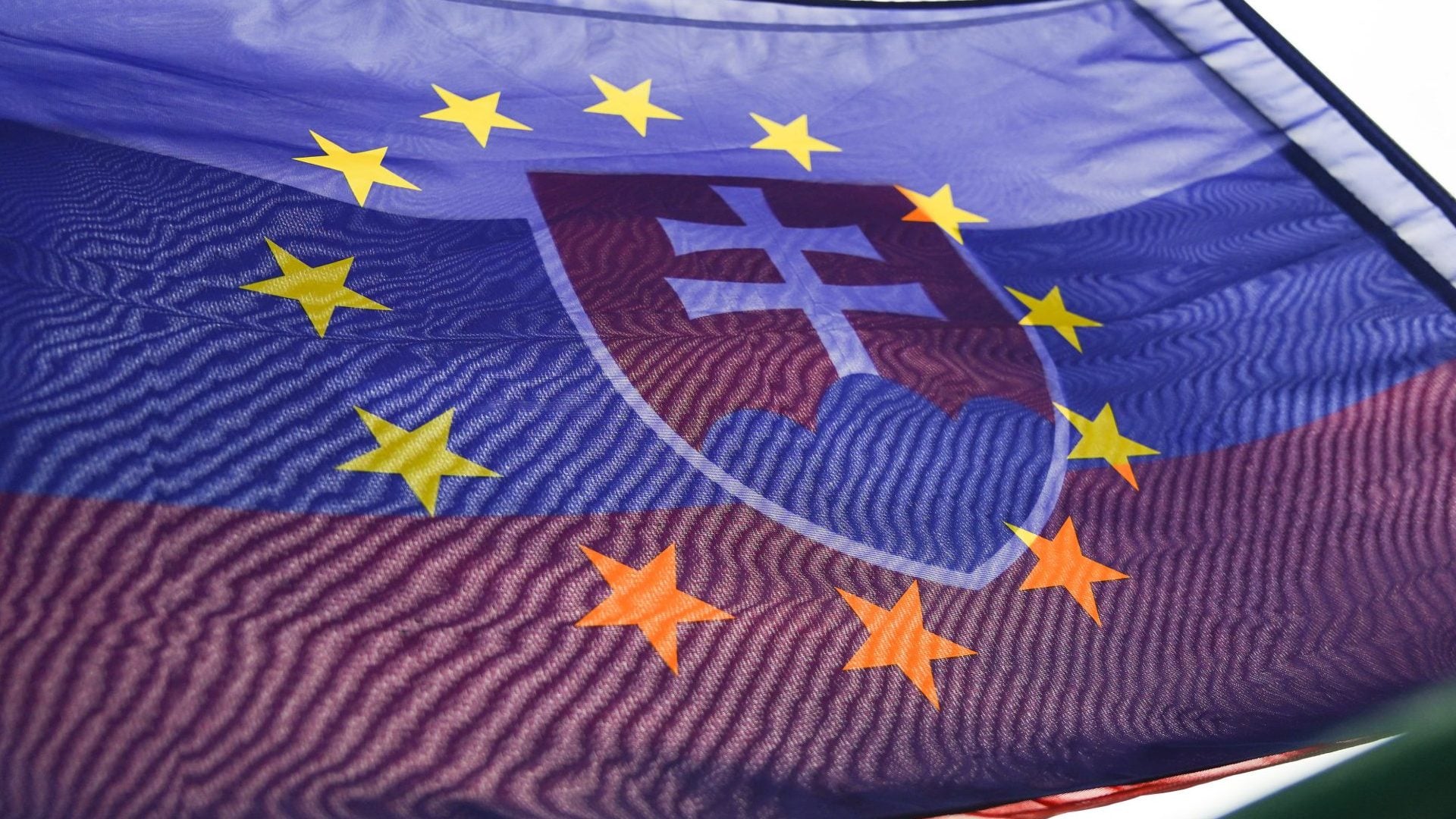 Za vstup do EÚ hlasovalo 52,15 % oprávnených voličov