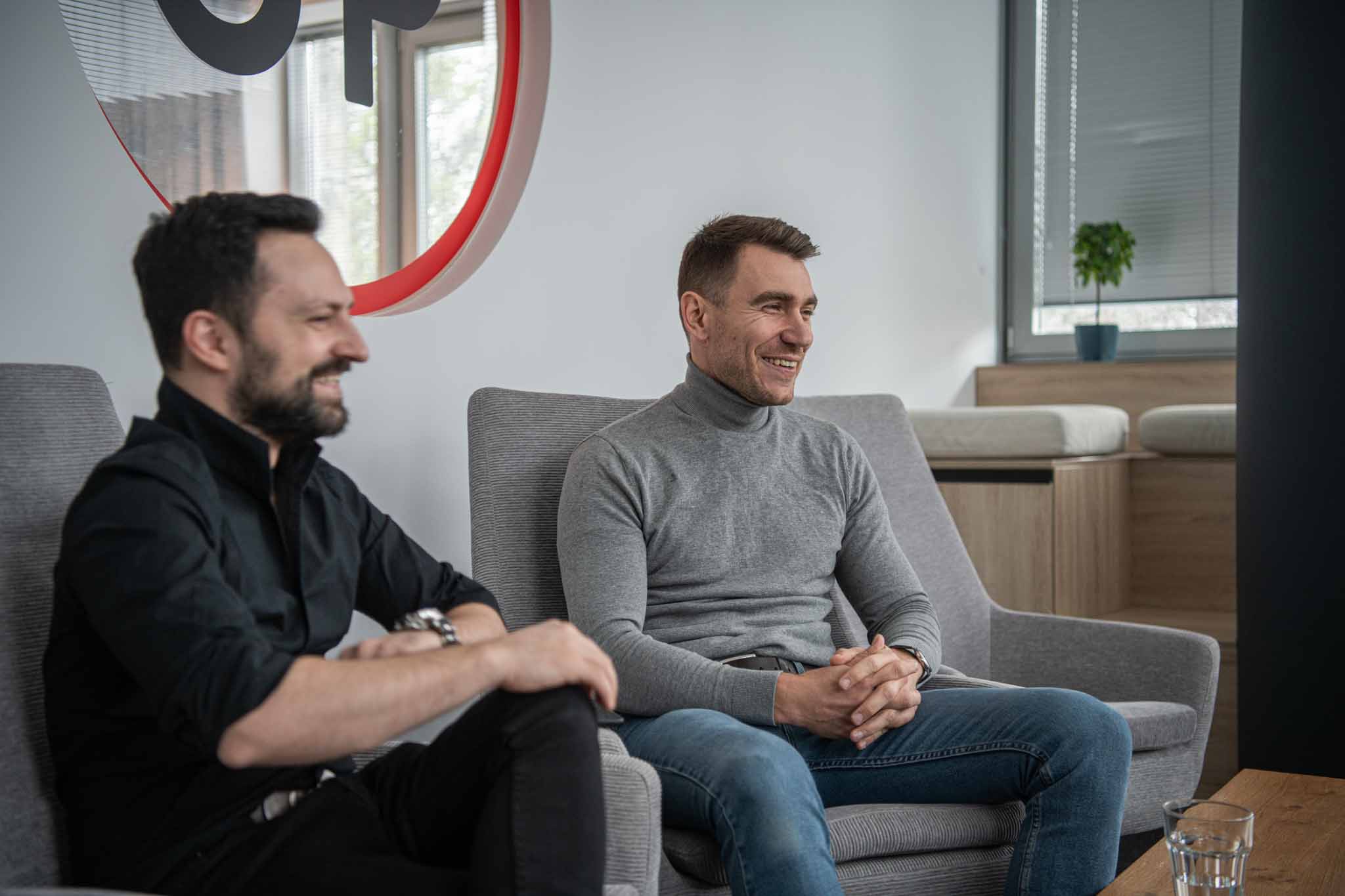 Grigor Grishi Ayrumyan, Oliver Majdúch