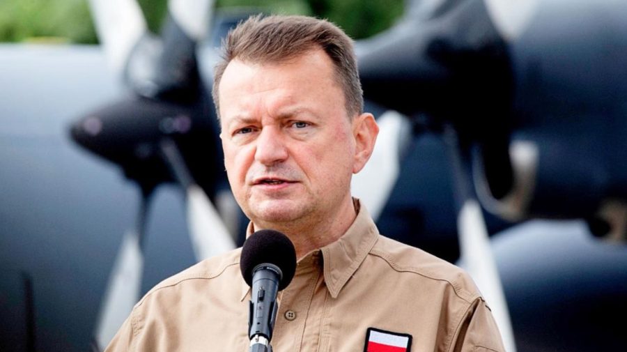 Pozícia poľského ministra obrany Mariusza Błaszczaka je ohrozená vzhľadom na nezrovnalosti týkajúce sa vyšetrovania pádu rakety na poľskom území z minulého roka.