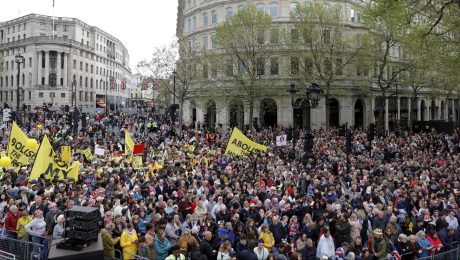 Korunováciou žije celá krajina