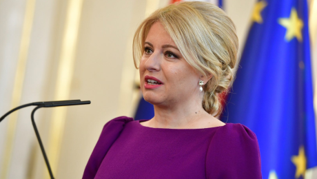 Prezidentka Zuzana Čaputová rozprava do mikrofonu