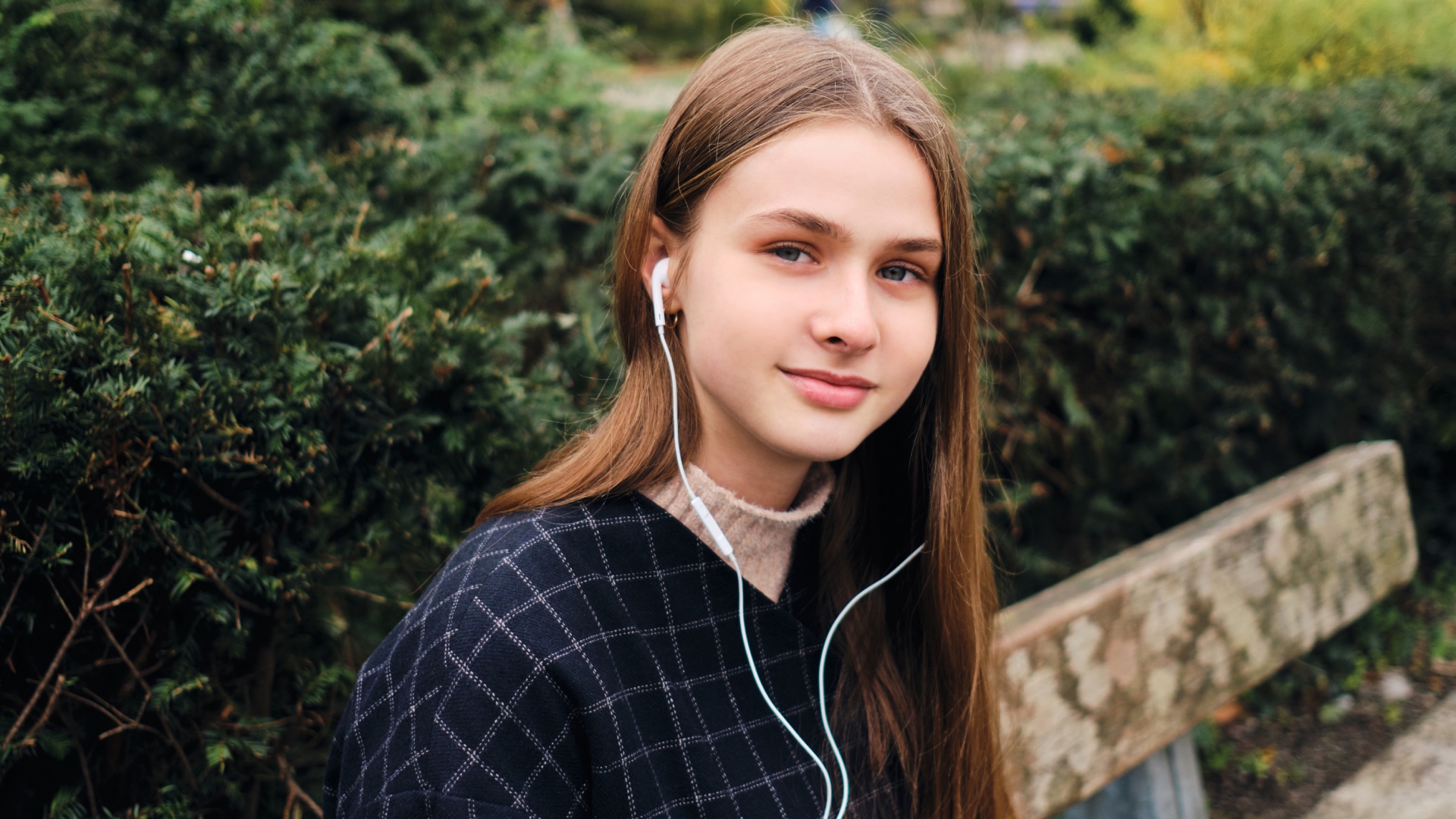 Končiaci študenti nevedia, kedy začať platiť „sociálku a zdravotku“.